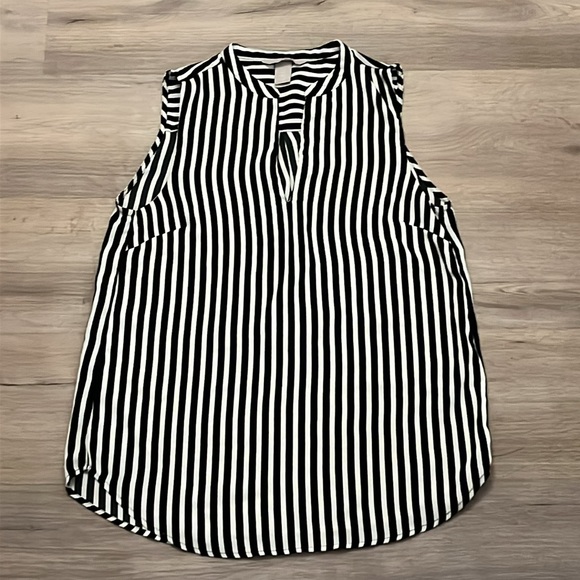 H&M Sleeveless Blouse - Picture 1 of 3